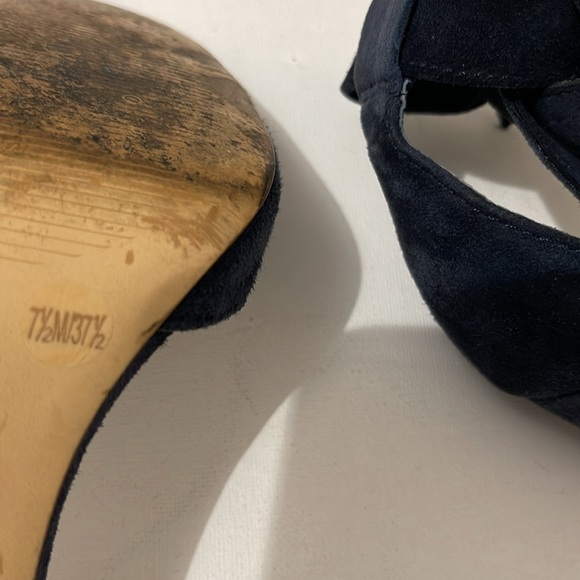 Lord & Taylor 424 Fifth Navy Suede Faye Open Toe Heels 7 1/2 - Picture 7 of 7